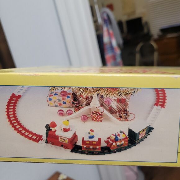 Vintage Tony USA Inc. Electronic Musical Train Set Plays 3 Melodies & Lights - Picture 5 of 9